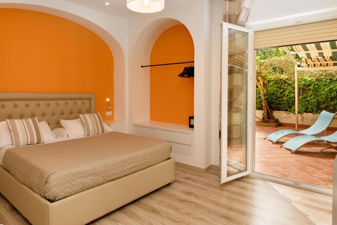 Sorrento Comfort Rooms Con Piscina Eksteriør billede